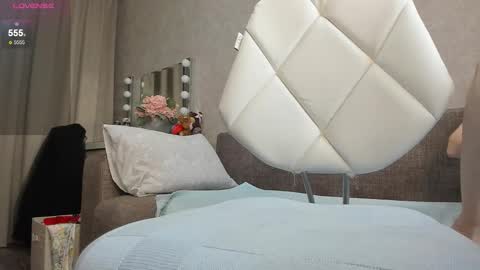 Snapshot of best__angelica chatting on 11-15-25, 05:42 best__angelica online show from 11-15-25, 05:42