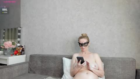 Snapshot of best__angelica chatting on 11-18-25, 06:01 best__angelica online show from 11-18-25, 06:01