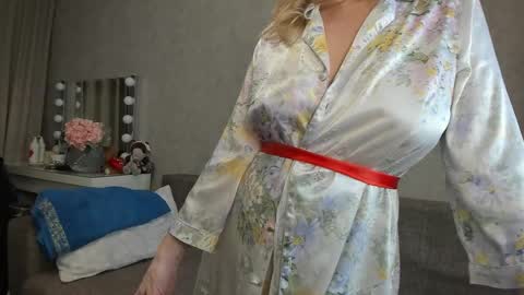 Snapshot of best__angelica chatting on 12-16-25, 04:56 best__angelica online show from 12-16-25, 04:56