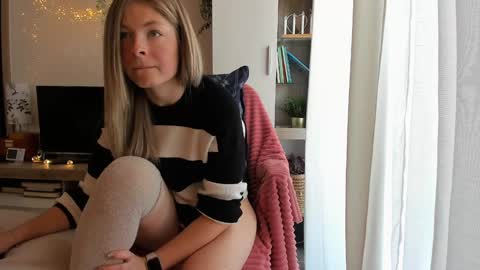 Vicky   online show from 01-20-25, 08:41