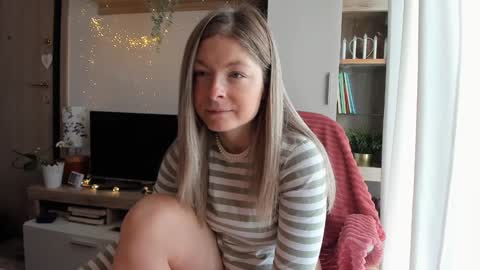 Vicky   online show from 01-24-25, 08:55