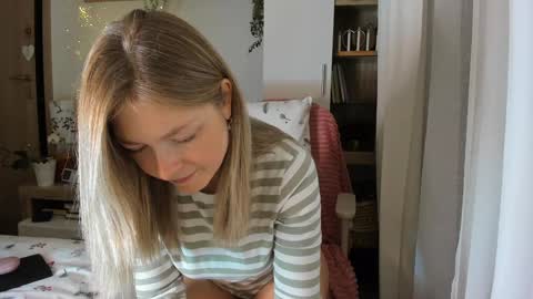 Vicky   online show from 01-24-25, 07:07