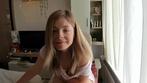 Vicky   online show from 04-15-26, 10:00