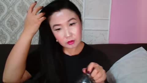 Snapshot of bet_lu chatting on 09-27-25, 07:35 Bet Lu online show from 09-27-25, 07:35