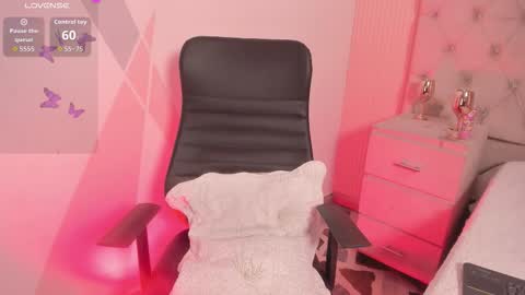 Snapshot of betanymiller chatting on 03-21-26, 08:30 Betany online show from 03-21-26, 08:30