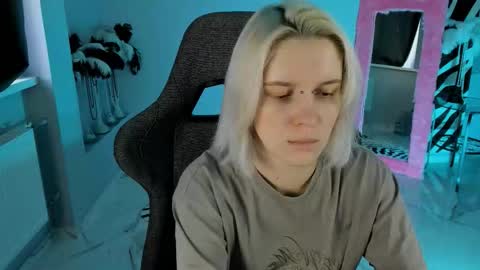 Snapshot of bethanycloud chatting on 02-12-26, 05:24 Bethany online show from 02-12-26, 05:24