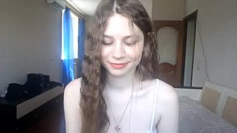 Leila online show from 06-18-26, 09:09
