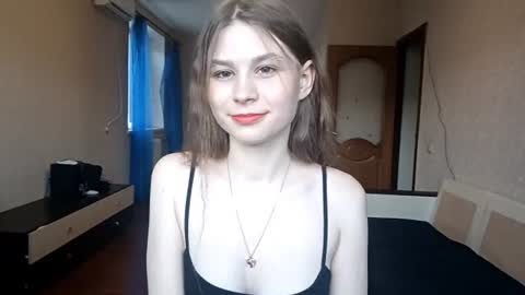 Leila online show from 06-19-26, 09:24