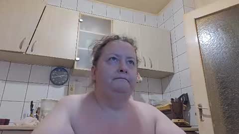 Snapshot of bethnorth chatting on 07-18-26, 11:41 bethnorth online show from 07-18-26, 11:41