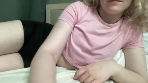 Snapshot of betteketty chatting on 04-27-26, 07:45 Bette online show from 04-27-26, 07:45
