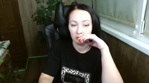 Sia online show from 09-08-25, 06:40