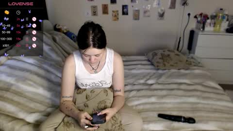 Snapshot of bettyandrich chatting on 11-07-25, 08:25 Betty and Rich online show from 11-07-25, 08:25