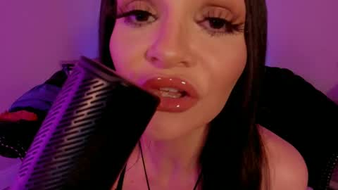 NatashaxoBangs online show from 03-03-25, 10:28