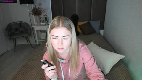 Mila Sweet online show from 11-19-25, 04:45