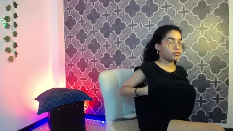 between two skins online show from 09-15-25, 04:12