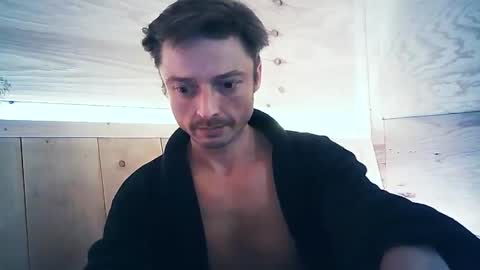 Snapshot of beukenstein chatting on 01-12-25, 12:49 . online show from 01-12-25, 12:49