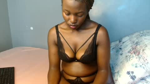Snapshot of beverly_bay chatting on 07-14-26, 12:00 beverly online show from 07-14-26, 12:00