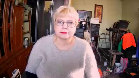 BeverlyQCynia online show from 02-02-26, 12:04