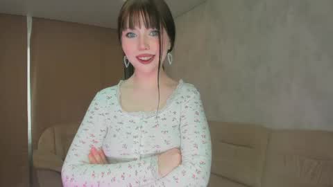 Snapshot of beverlyvegas chatting on 05-13-26, 05:27 Jany online show from 05-13-26, 05:27