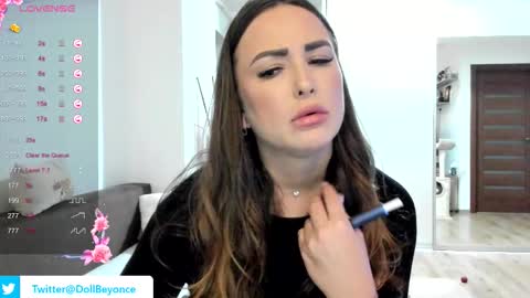 Snapshot of beyoncedoll chatting on 11-15-25, 08:16 BeyonceDoll Twitter DollBeyonce online show from 11-15-25, 08:16