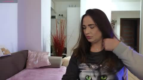 Snapshot of beyoncedoll chatting on 02-24-26, 08:07 BeyonceDoll Twitter DollBeyonce online show from 02-24-26, 08:07