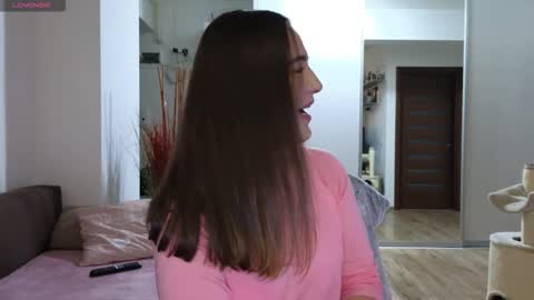 Snapshot of beyoncedoll chatting on 02-25-26, 09:02 BeyonceDoll Twitter DollBeyonce online show from 02-25-26, 09:02