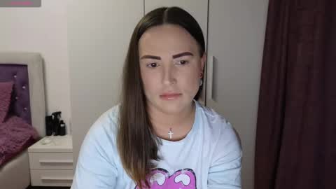 Snapshot of beyoncedoll chatting on 03-07-26, 06:49 BeyonceDoll Twitter DollBeyonce online show from 03-07-26, 06:49