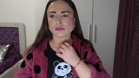 Snapshot of beyoncedoll chatting on 03-22-26, 08:12 BeyonceDoll Twitter DollBeyonce online show from 03-22-26, 08:12