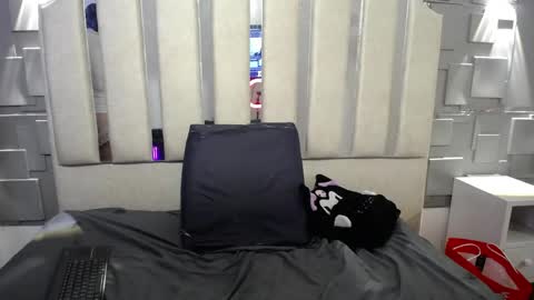 Snapshot of beyota_11 chatting on 05-20-26, 12:00 beyota online show from 05-20-26, 12:00