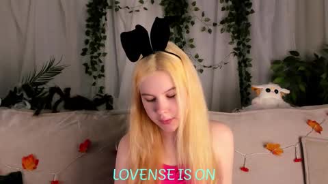 Eliz online show from 10-21-25, 01:28