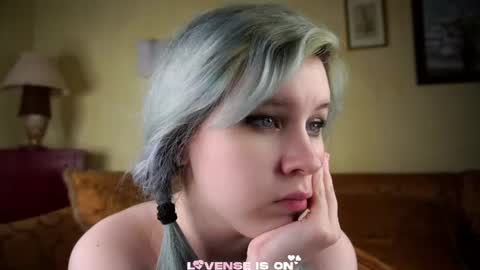 Eliz online show from 06-15-26, 03:03