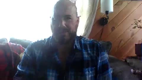 Snapshot of bfrank1888 chatting on 05-12-26, 03:09 Cabinfever online show from 05-12-26, 03:09