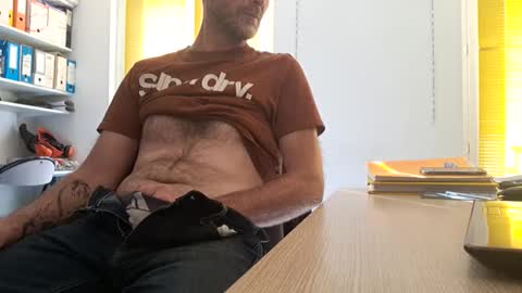 My name is David and if you like public exhibitions you wont be disappointed with me LoL - My favorite vibes is 44  online show from 05-12-26, 04:15