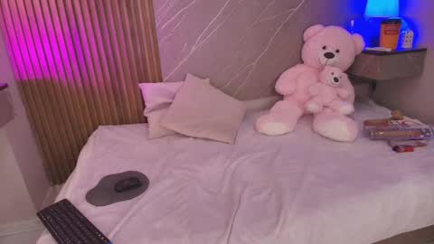 biancaa__18 online show from 05-23-26, 07:40