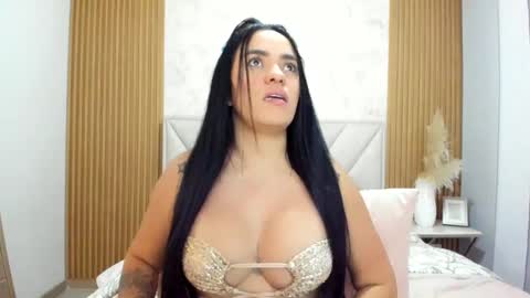 Snapshot of biancaboobs22 chatting on 09-30-25, 01:54 bianca online show from 09-30-25, 01:54