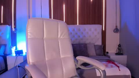biancaferrer1 online show from 06-18-26, 12:53