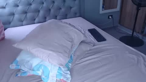 Snapshot of biancaleiton chatting on 02-04-25, 10:24 bianca online show from 02-04-25, 10:24