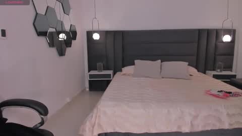 Bianca Pierce online show from 11-08-25, 12:05