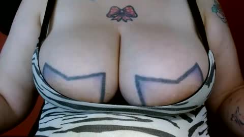 bianca online show from 10-21-25, 01:45