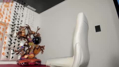 Snapshot of bibiana_js_ chatting on 10-13-25, 11:54 bibiana_js_ online show from 10-13-25, 11:54