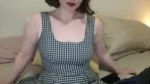 Rose online show from 06-15-26, 11:51