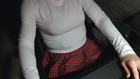 BiCDRachel online show from 10-27-25, 01:04