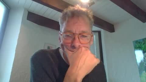 Snapshot of bicolonback4 chatting on 10-11-25, 01:09 bicolonback4 online show from 10-11-25, 01:09