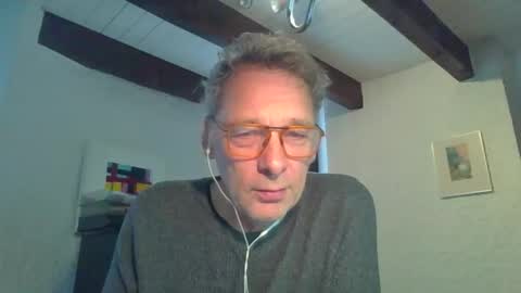 Snapshot of bicolonback4 chatting on 11-16-25, 01:17 bicolonback4 online show from 11-16-25, 01:17