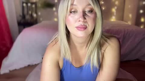 Snapshot of big_ass_blonde chatting on 12-20-24, 04:09 Eva online show from 12-20-24, 04:09