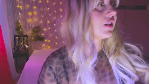 Snapshot of big_ass_blonde chatting on 12-30-24, 04:53 Eva online show from 12-30-24, 04:53