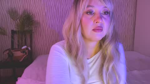 Snapshot of big_ass_blonde chatting on 01-22-25, 05:05 Eva online show from 01-22-25, 05:05