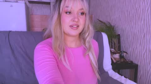 Snapshot of big_ass_blonde chatting on 03-05-25, 06:44 Eva online show from 03-05-25, 06:44