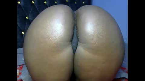 Snapshot of big_black_bootyy chatting on 10-16-25, 01:01 bbw online show from 10-16-25, 01:01