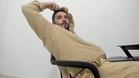 Snapshot of big_dad69 chatting on 09-24-25, 02:37 Tommy online show from 09-24-25, 02:37